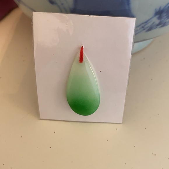 Jade Vintage Green Pendant Necklace - Picture 6 of 9